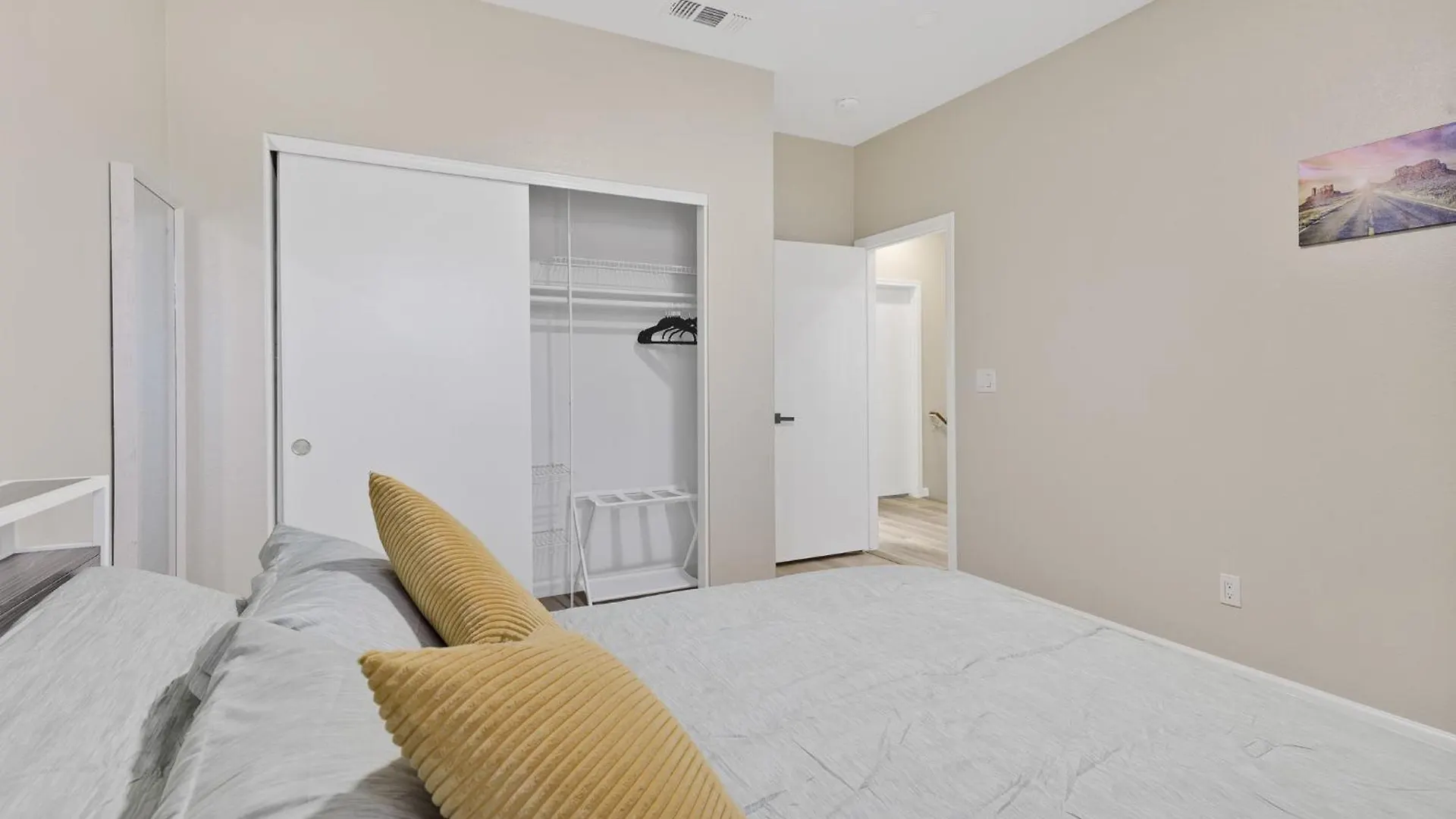 Charming Cozy 4Br Retreat-Pool, Pool Table, Grill & Fire Pit Villa Phoenix